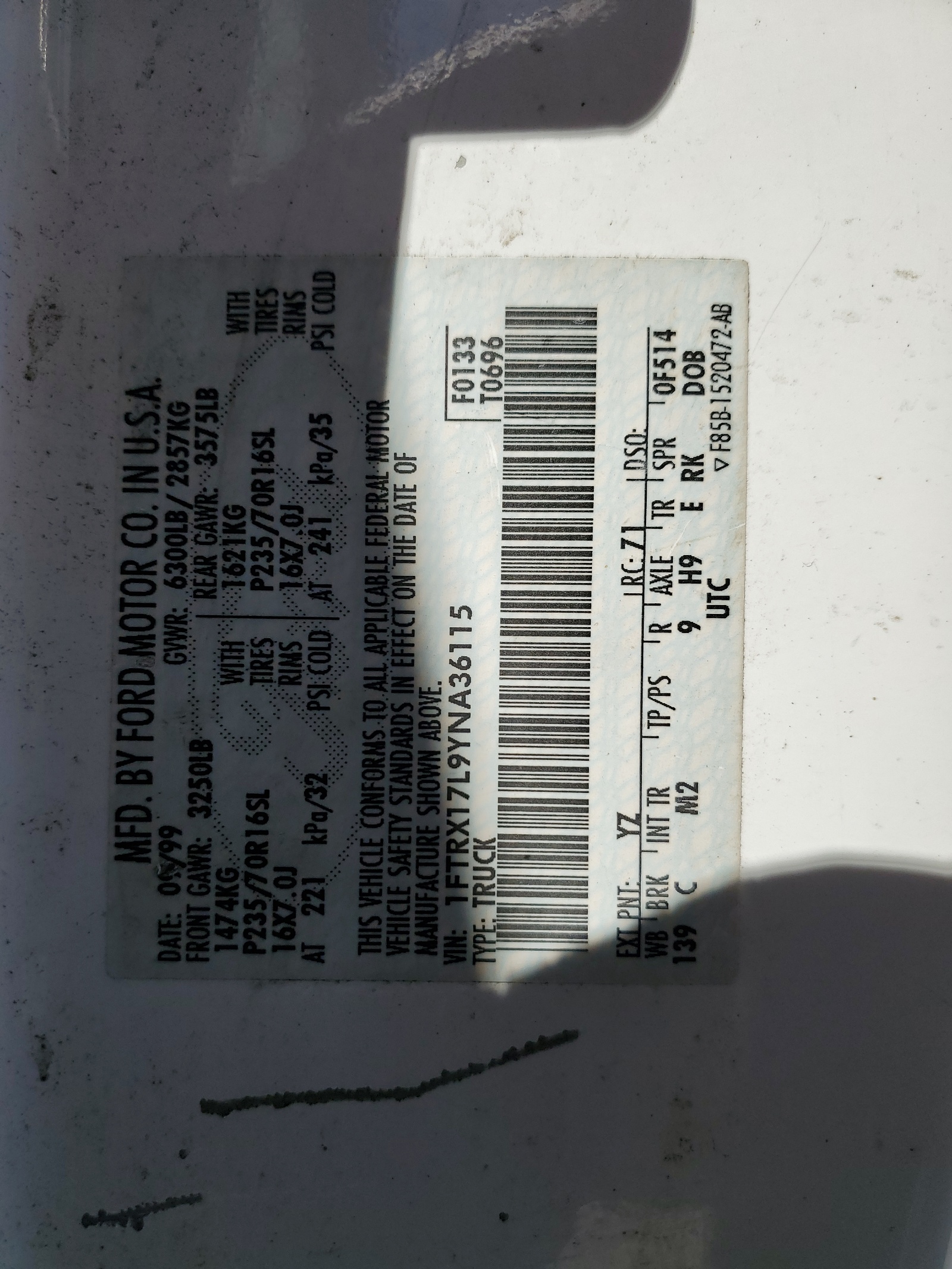 1FTRX17L9YNA36115 2000 Ford F150