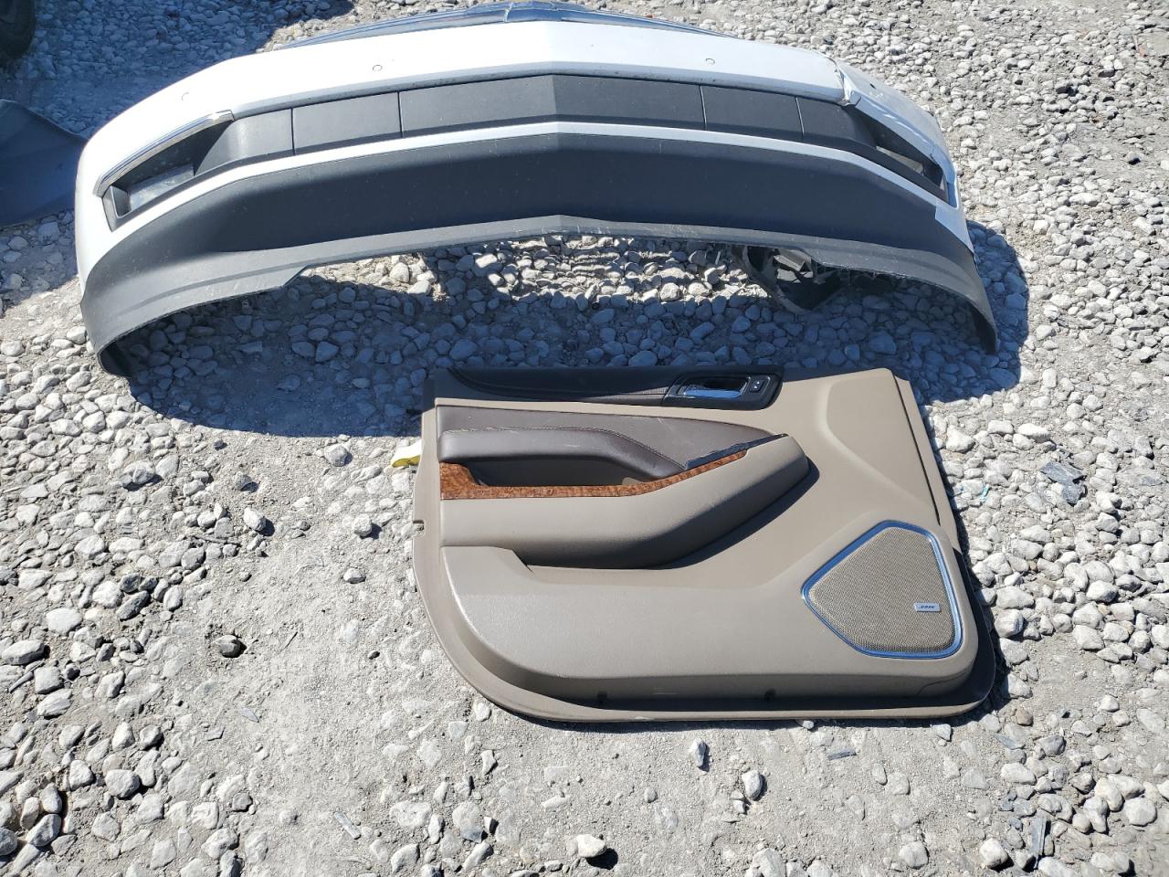 2019 Chevrolet Suburban K1500 Premier VIN: 1GNSKJKC6KR211662 Lot: 57123254