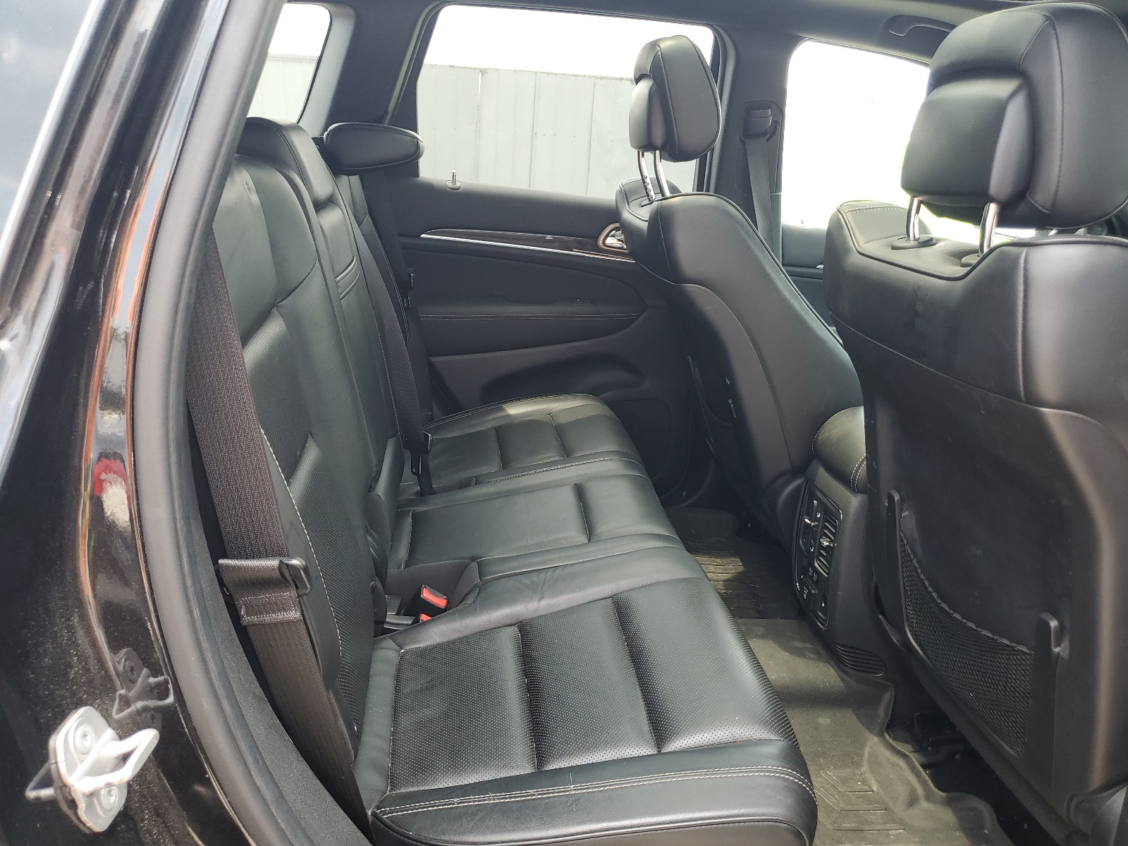 1C4RJFCG1EC171880 2014 Jeep Grand Cherokee Overland