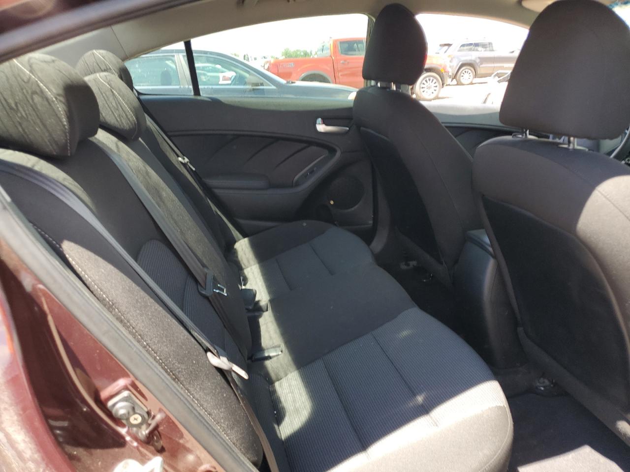 2018 Kia Forte - Image 10