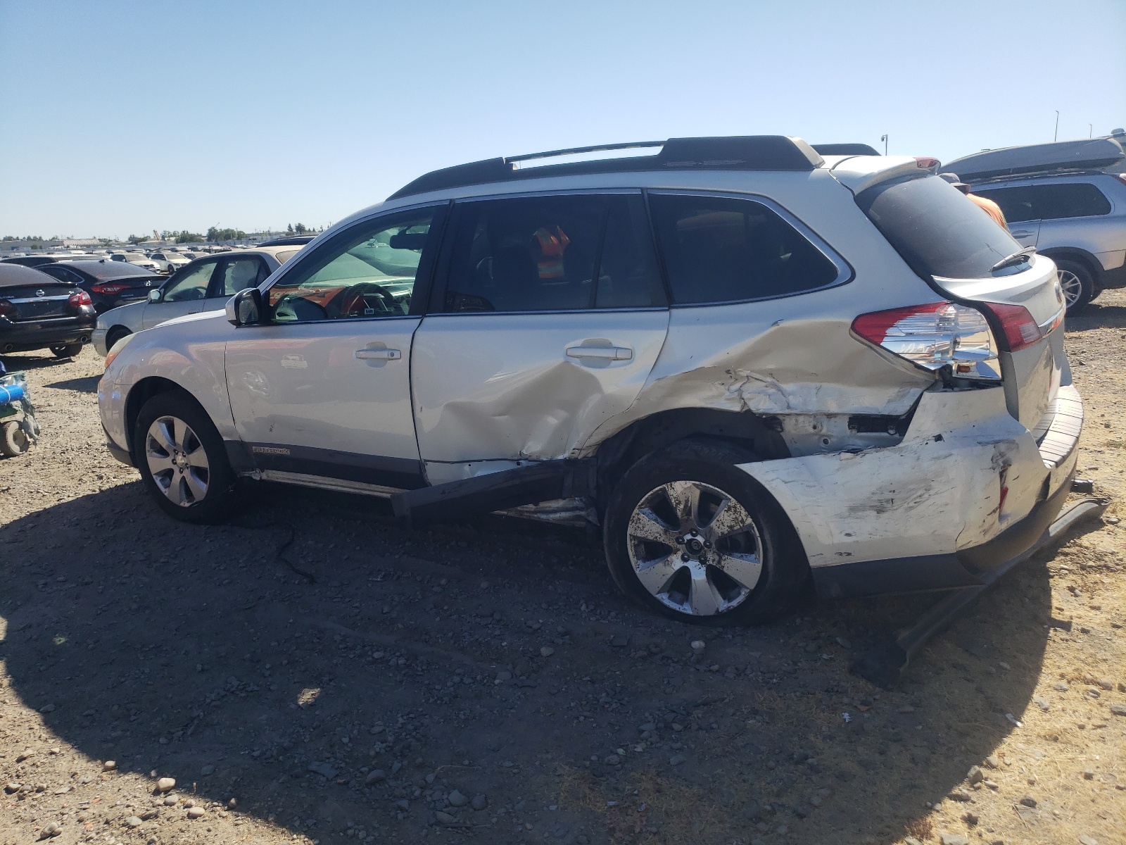 4S4BRBLC6A3328552 2010 Subaru Outback 2.5I Limited