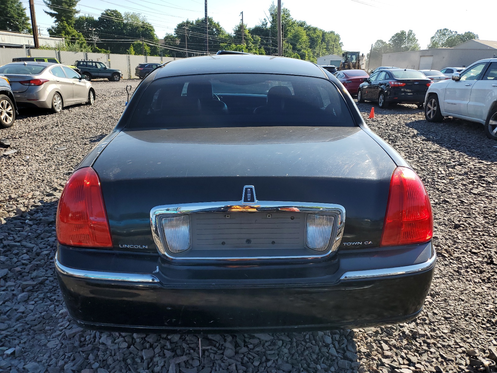 1LNHM84W25Y665958 2005 Lincoln Town Car Executive L