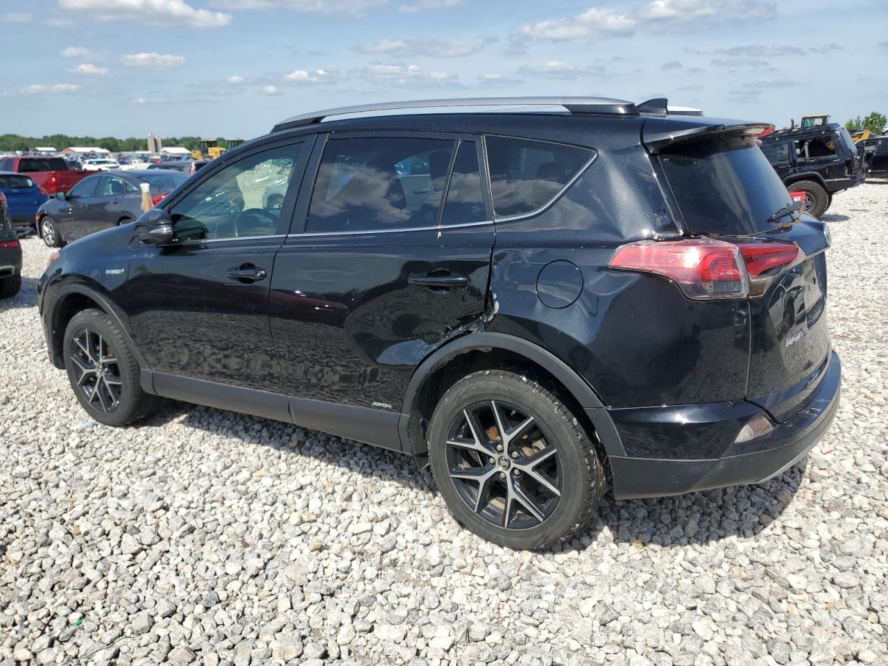 2017 Toyota RAV 4 - Image 2
