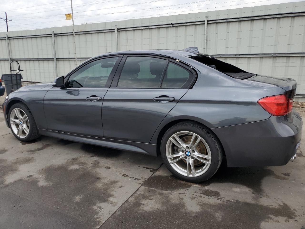 WBA3B3C54FF548599 2015 BMW 3 SERIES - Image 2