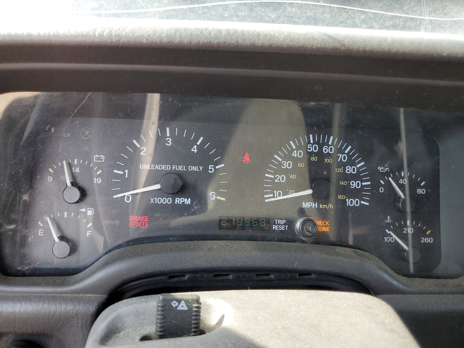 1J4FT68S4XL660040 1999 Jeep Cherokee Sport