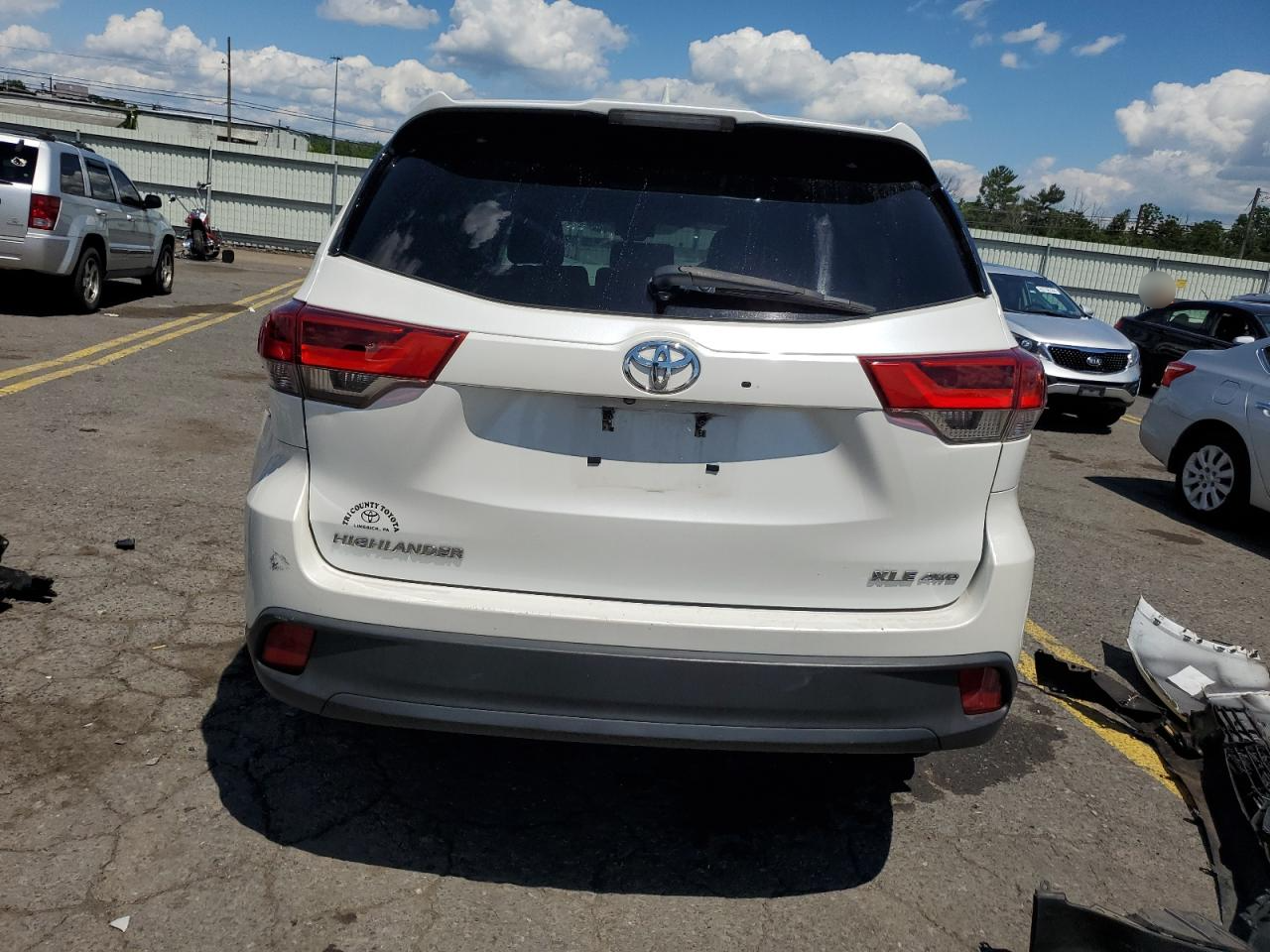 5TDJZRFH0HS425786 2017 Toyota Highlander Se