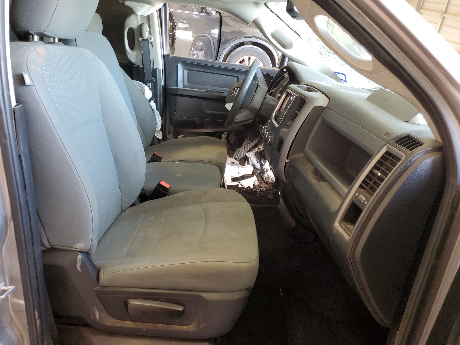 1C6RR6FG7LS128353 2020 Ram 1500 Classic Tradesman