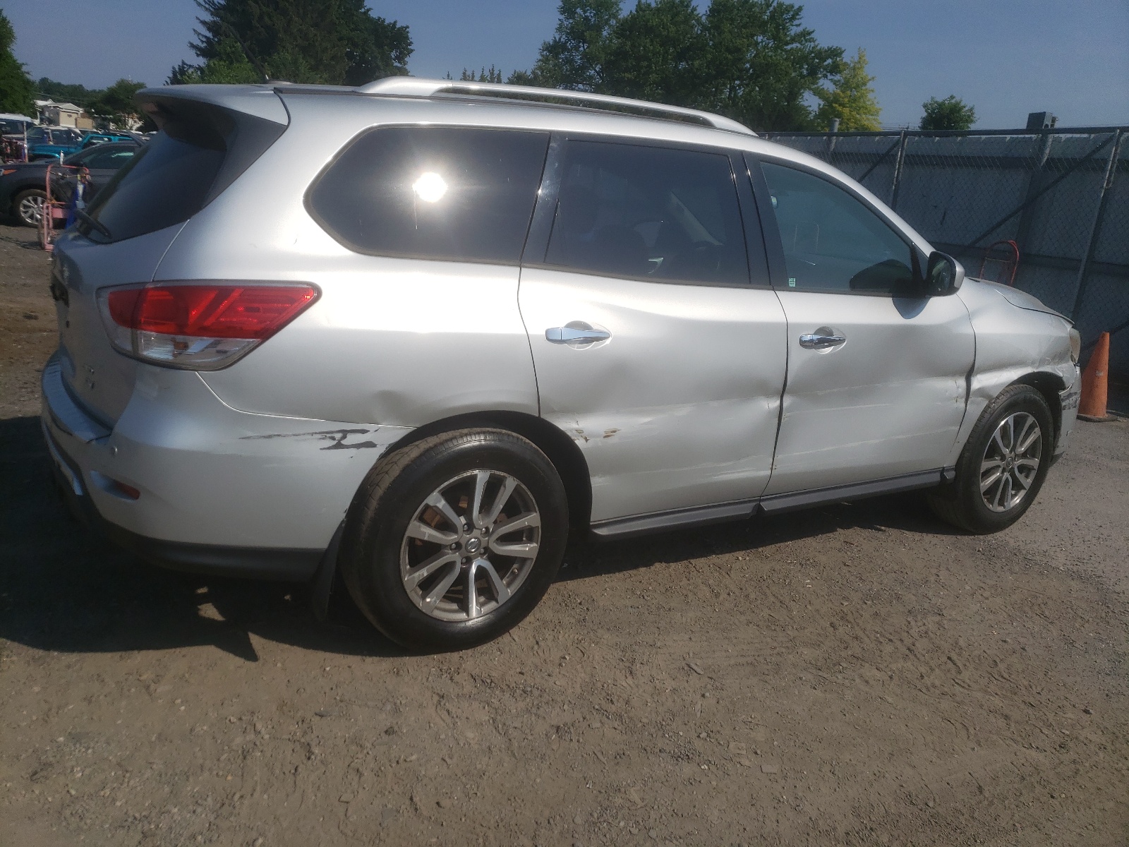 2014 Nissan Pathfinder S vin: 5N1AR2MM5EC663648