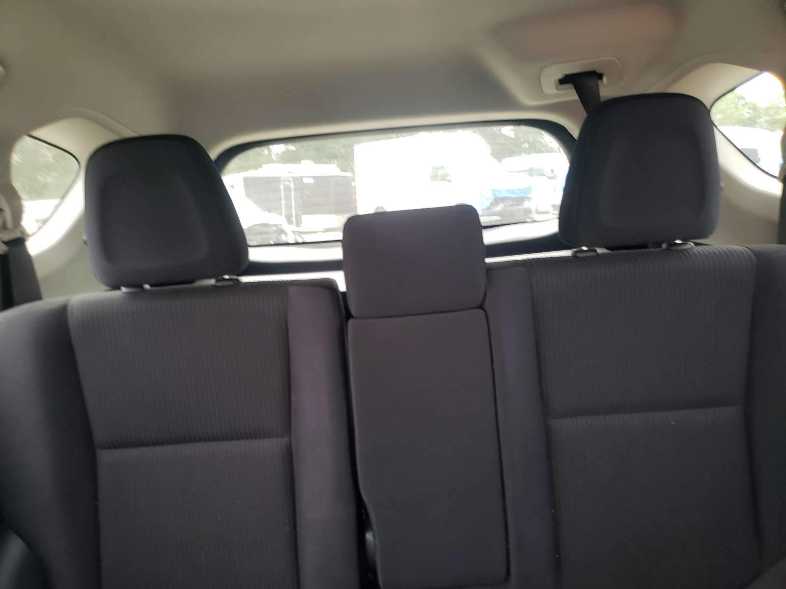 JTMBFREV0HJ109953 2017 Toyota Rav4 Le