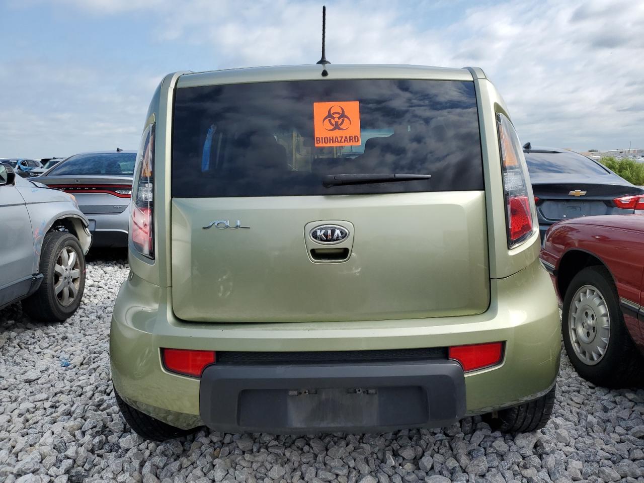 2011 Kia Soul + VIN: KNDJT2A24B7340656 Lot: 60286044