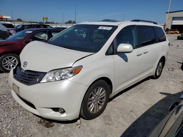 2015 Toyota Sienna Xle за продажба в Cahokia Heights, IL - Vandalism