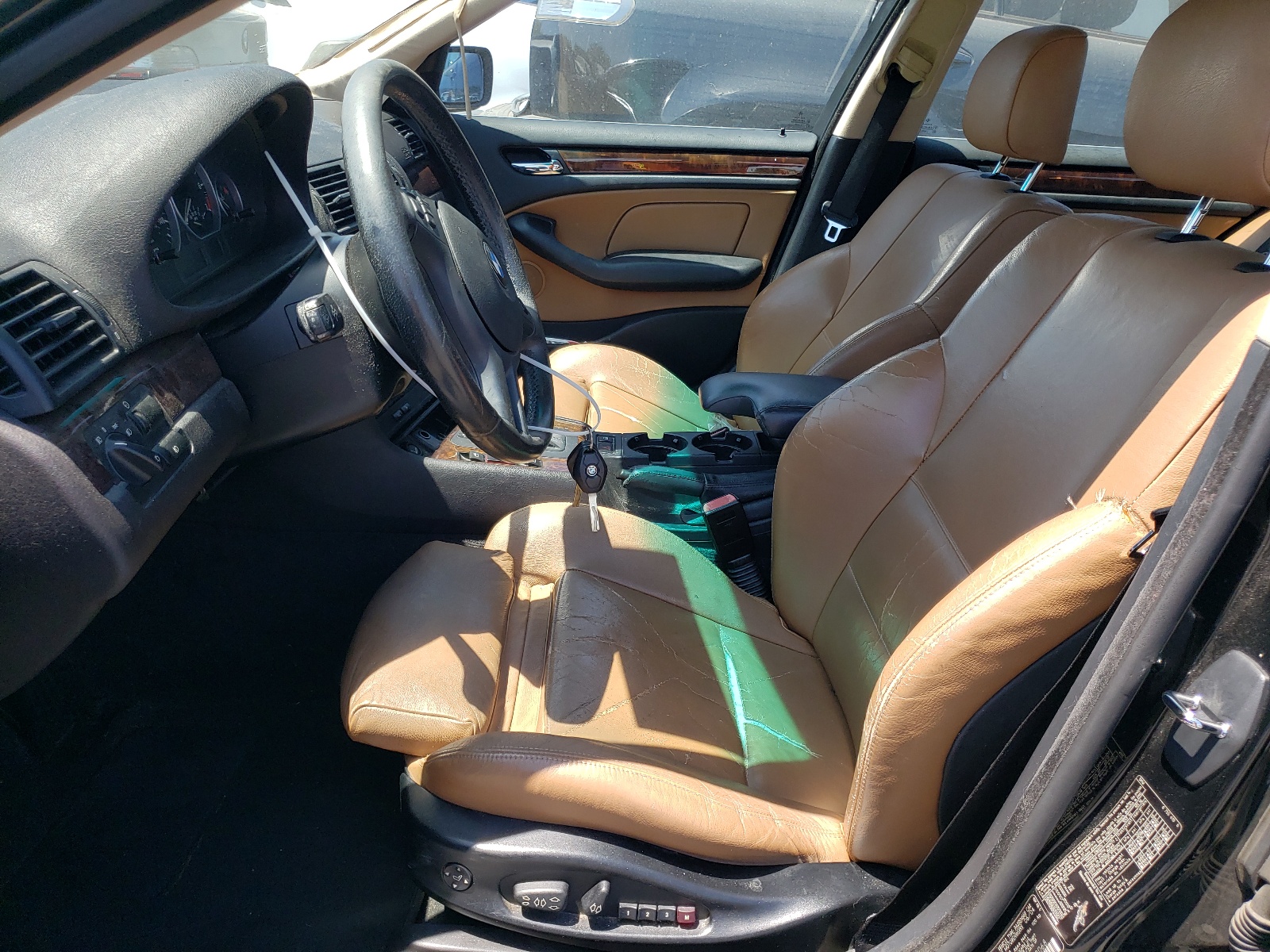 WBAEV53454KM38068 2004 BMW 330 I