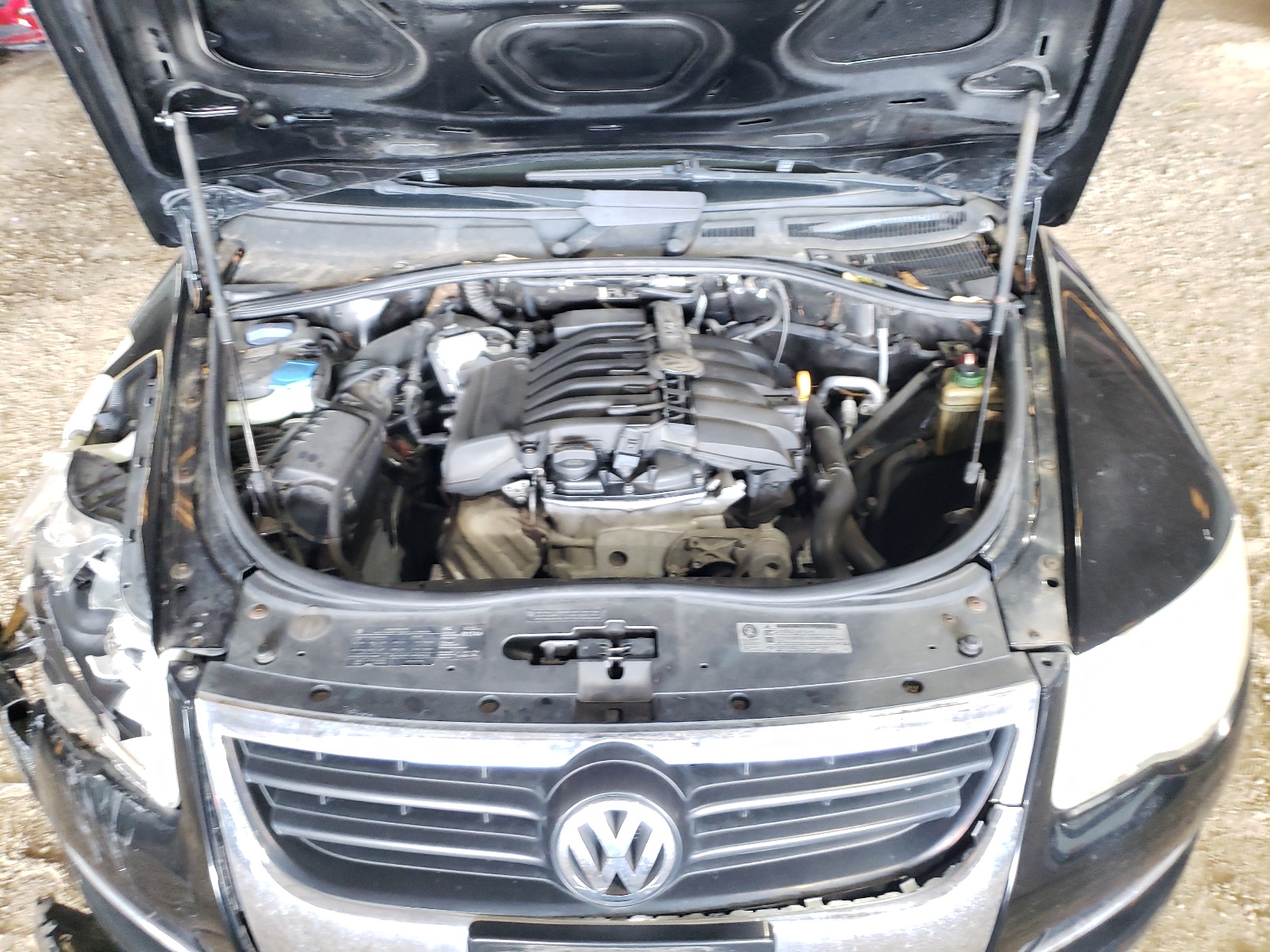 WVGBF7A91AD003475 2010 Volkswagen Touareg V6