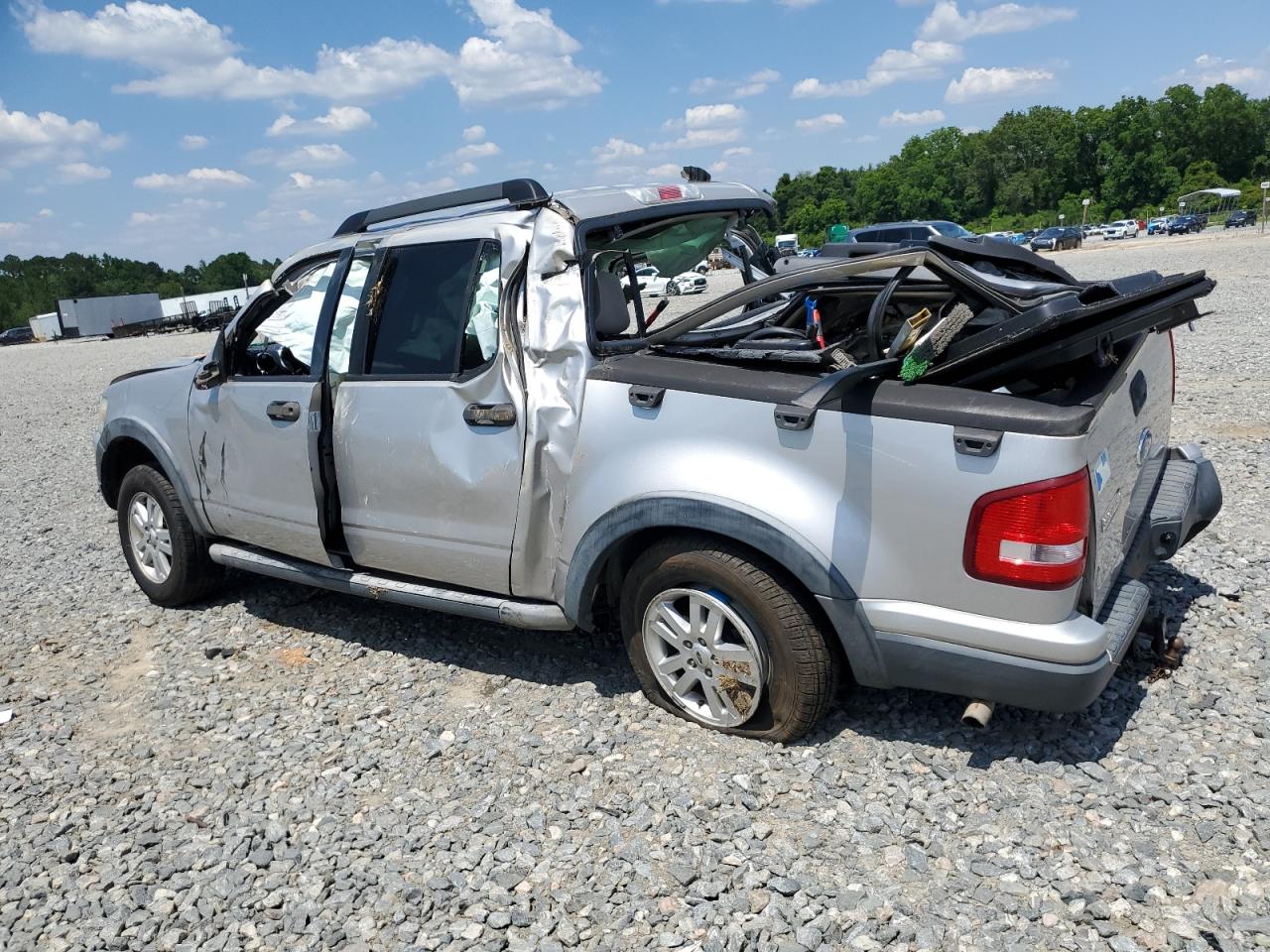 2008 Ford Explorer - Image 2