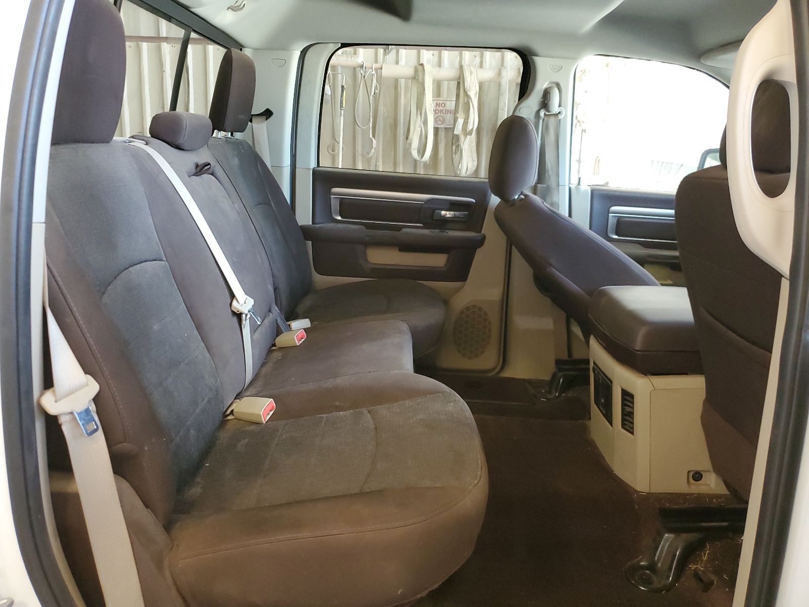 1C6RR6LT6FS762114 2015 Ram 1500 Slt