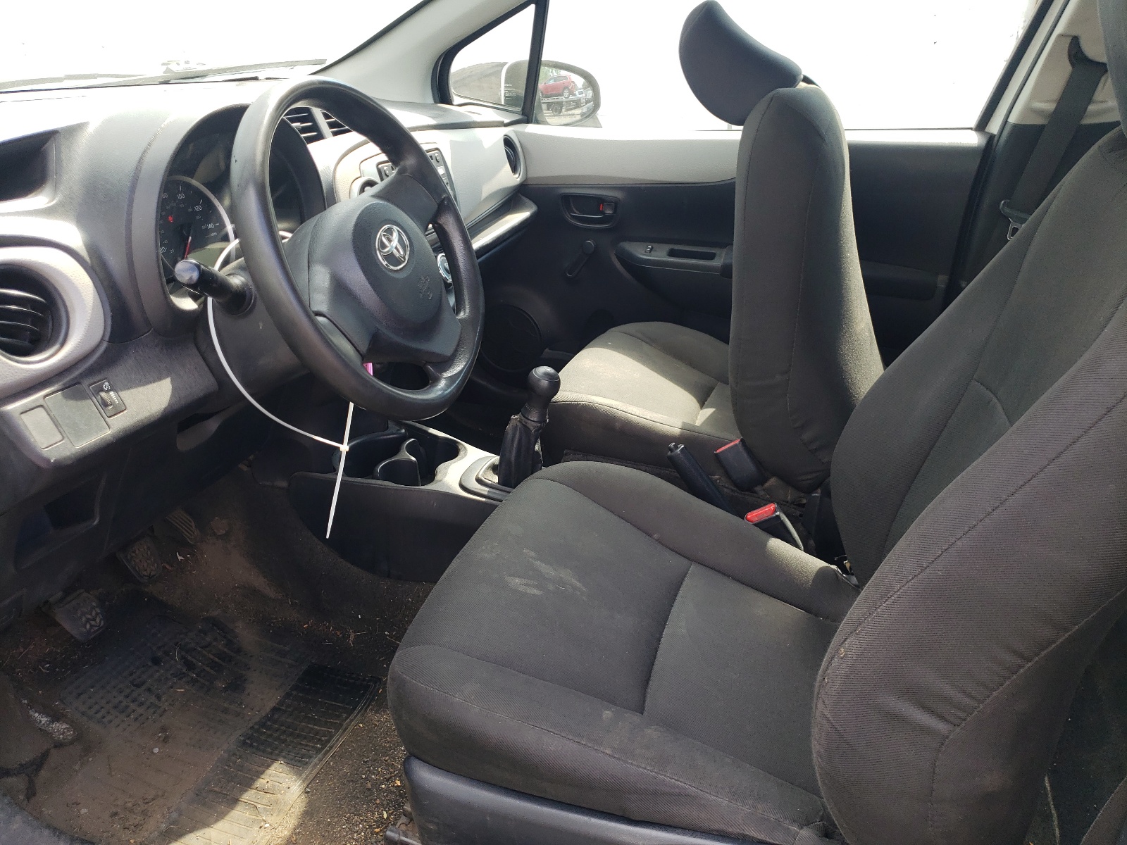 JTDJTUD36CD503195 2012 Toyota Yaris