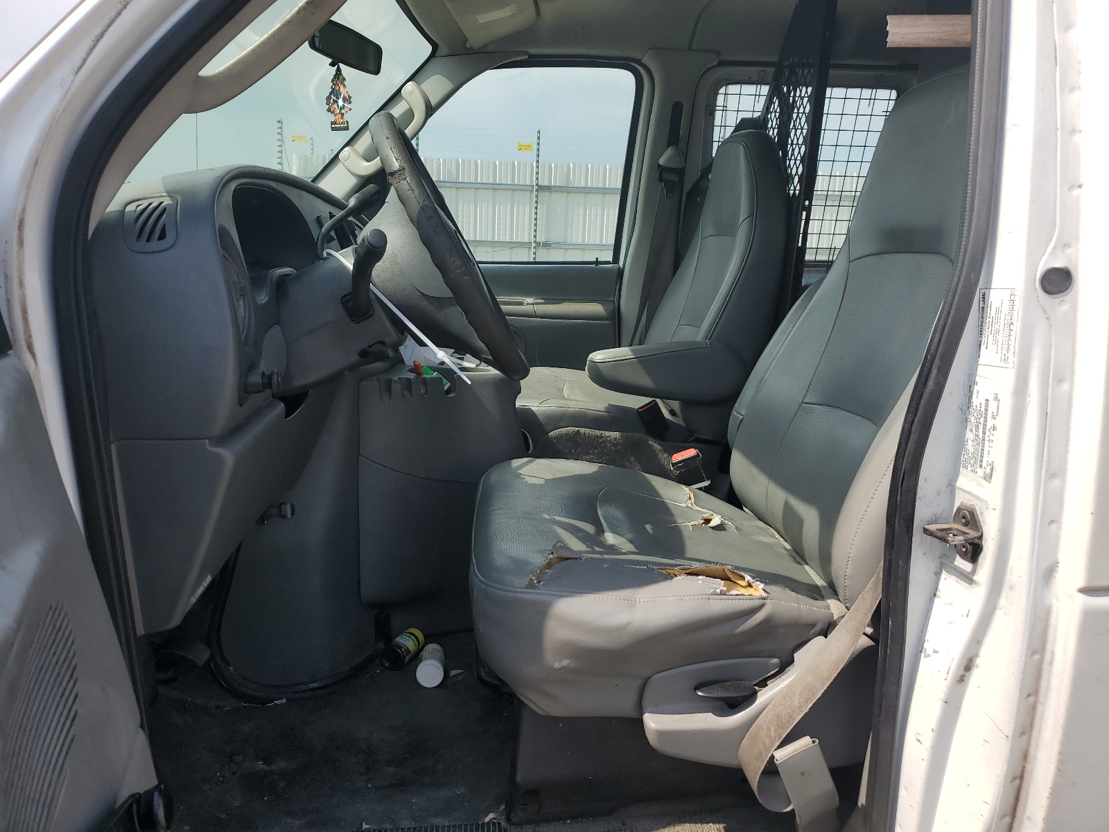 1FTNE24WX5HA68235 2005 Ford Econoline E250 Van