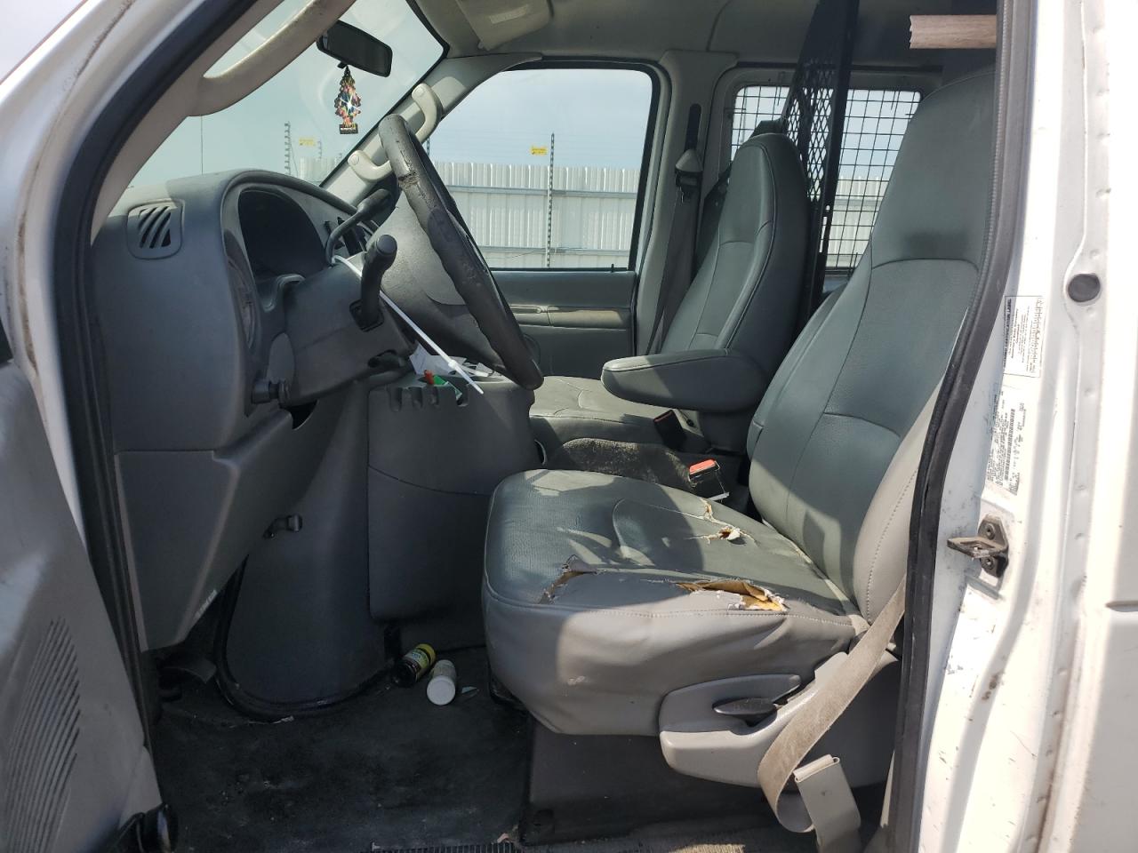 2005 Ford Econoline E250 Van VIN: 1FTNE24WX5HA68235 Lot: 60220574