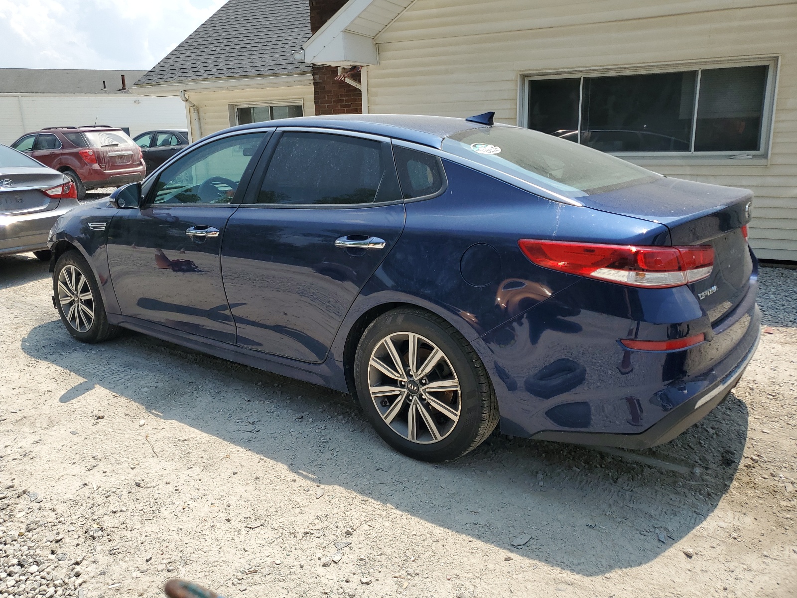 2019 Kia Optima Lx vin: 5XXGT4L37KG375050