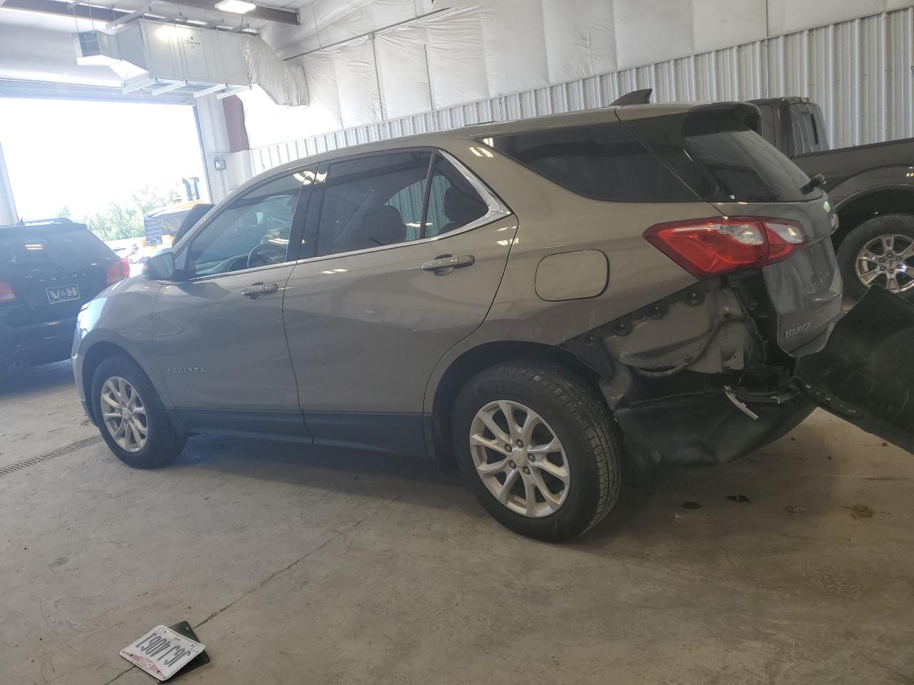 3GNAXSEV0JS620798 2018 CHEVROLET EQUINOX - Image 2