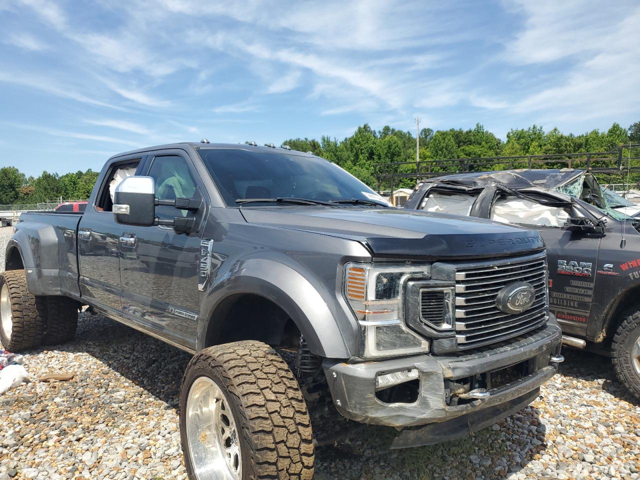 2022 Ford F450 - Image 4
