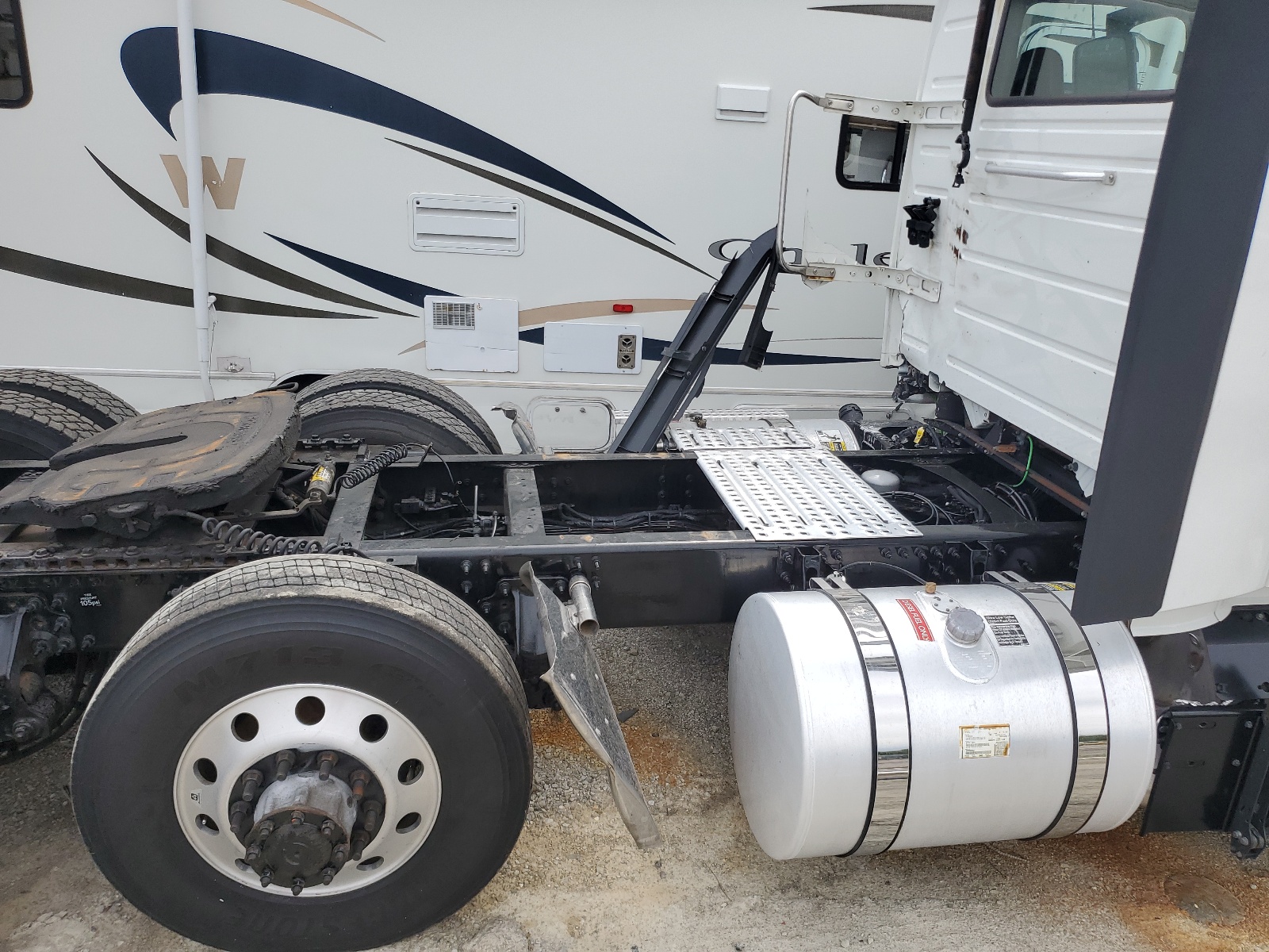 4V4NC9EH0MN279866 2021 Volvo Vn Vnl