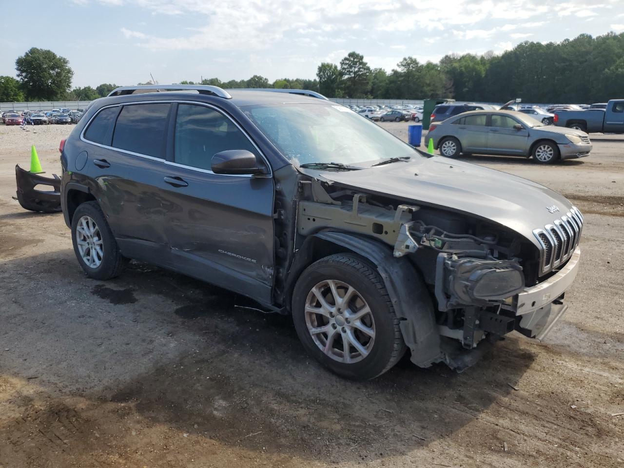 2015 Jeep Cherokee Latitude VIN: 1C4PJLCB9FW694302 Lot: 59913554