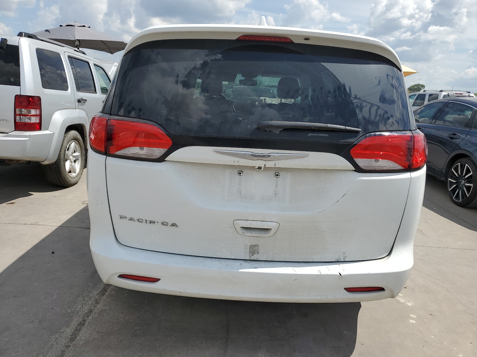 2C4RC1DGXHR565904 2017 Chrysler Pacifica Touring