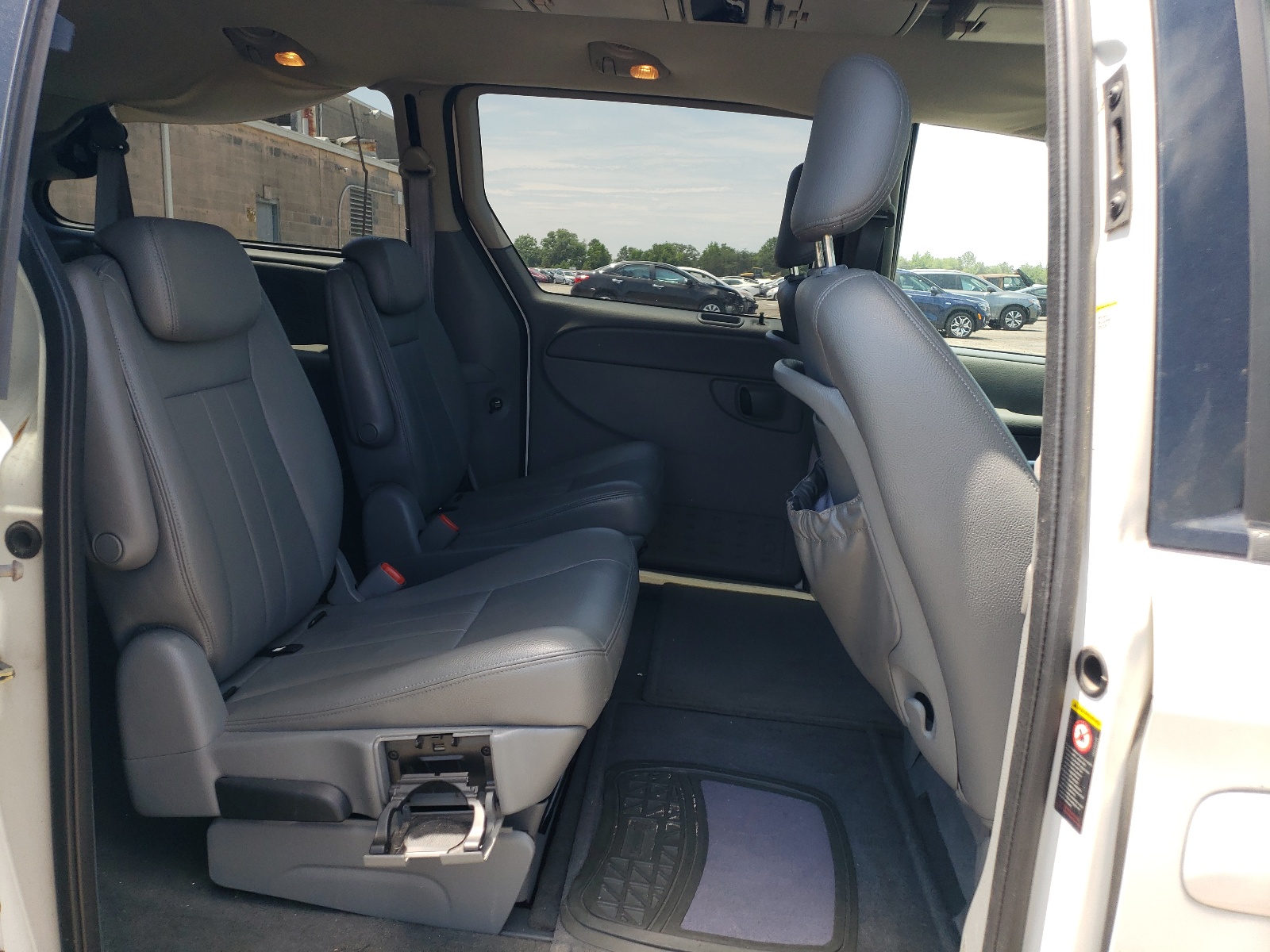 2D8GP44L95R259560 2005 Dodge Grand Caravan Sxt