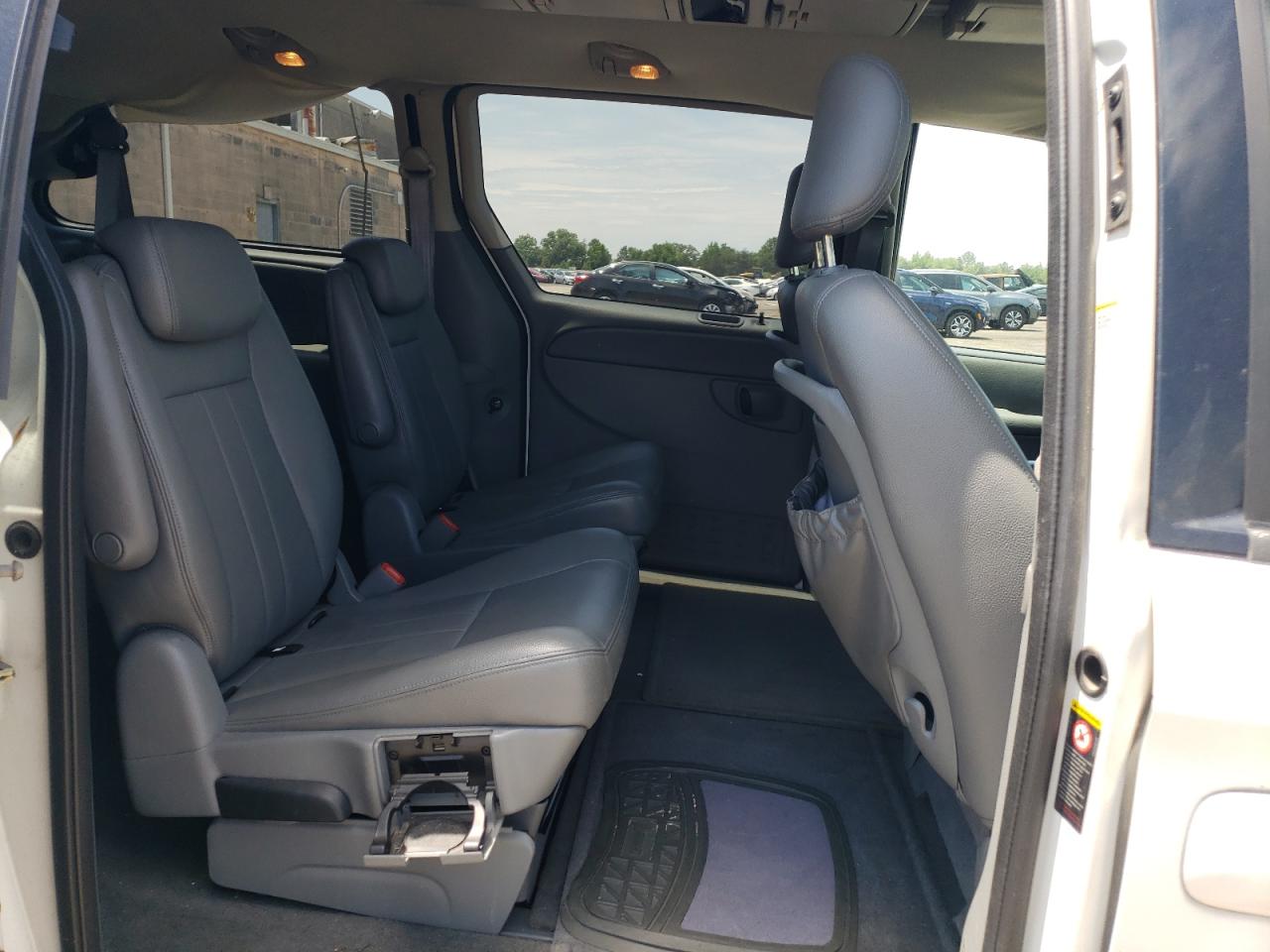 2005 Dodge Grand Caravan Sxt VIN: 2D8GP44L95R259560 Lot: 60692494