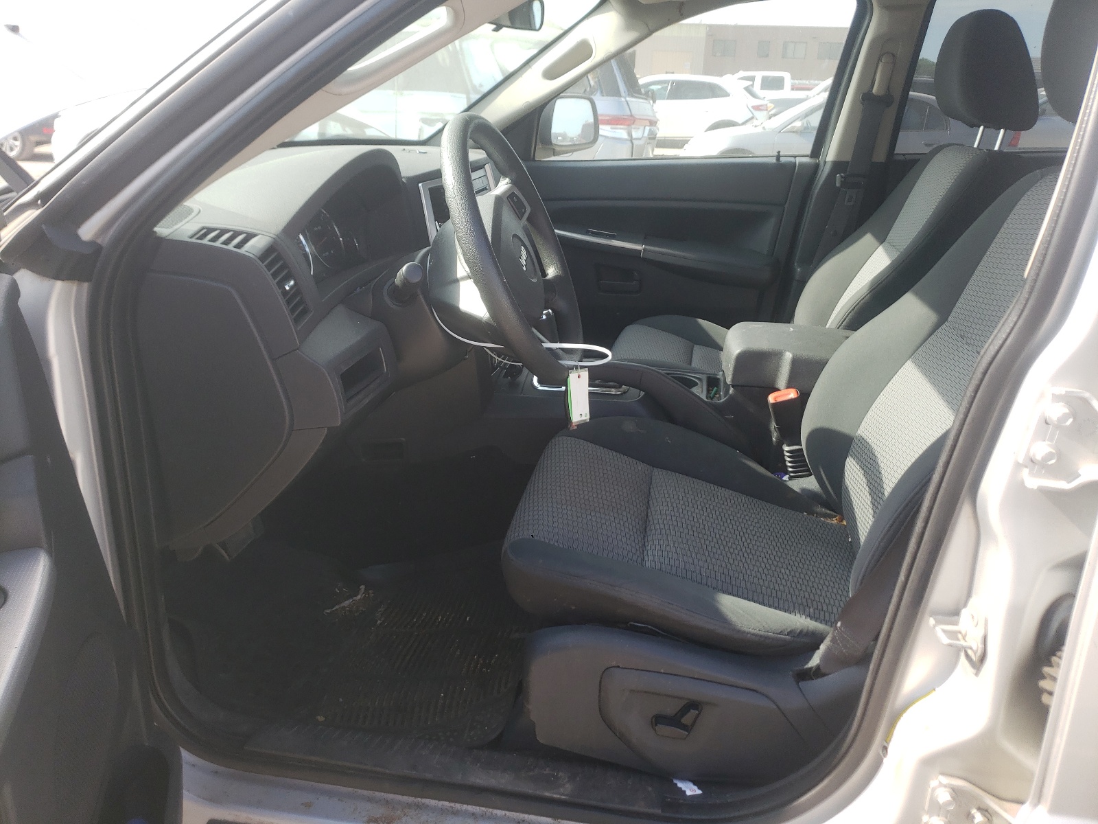 1J8GR48K58C136757 2008 Jeep Grand Cherokee Laredo