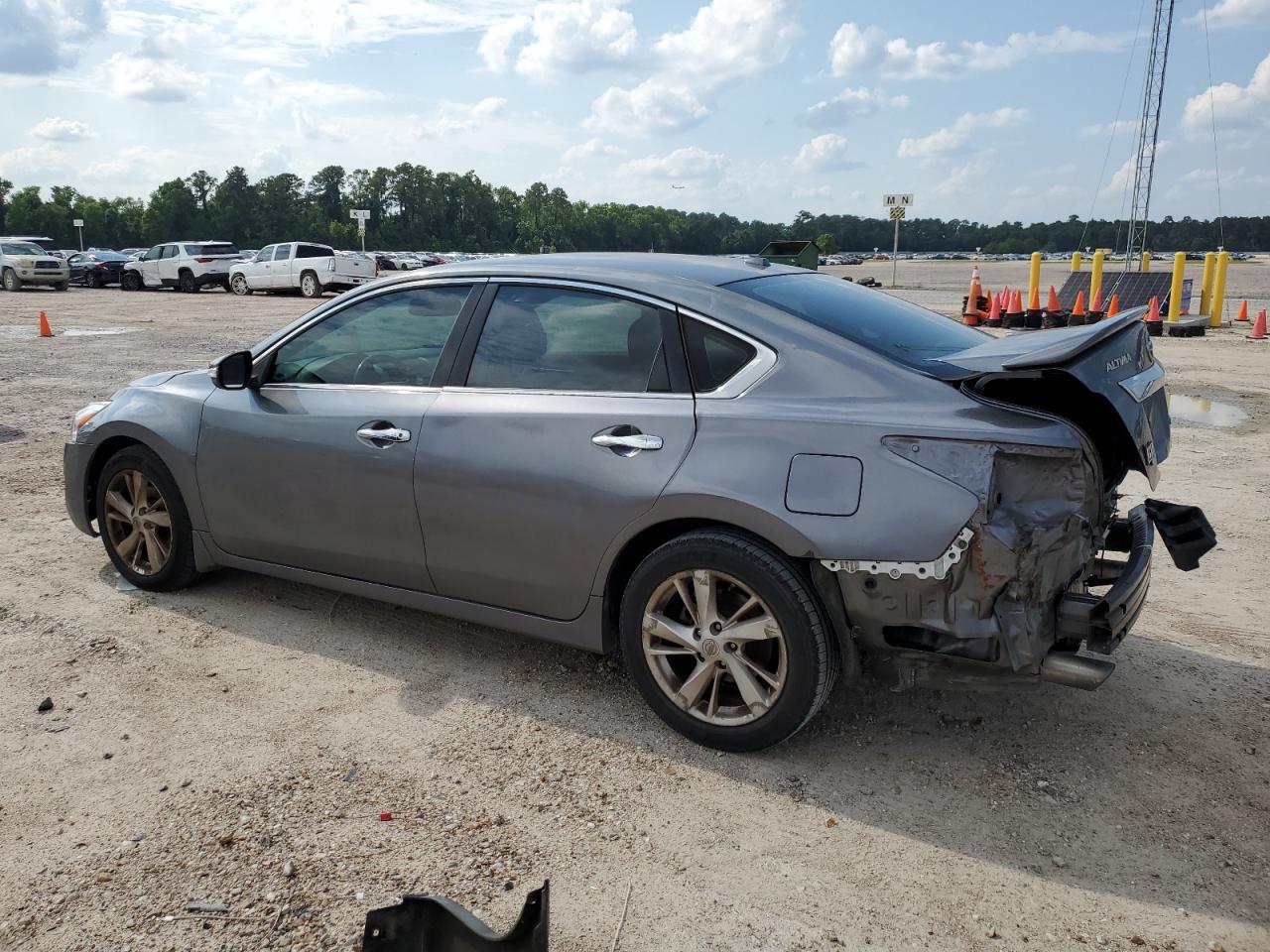 2014 Nissan Altima - Image 2