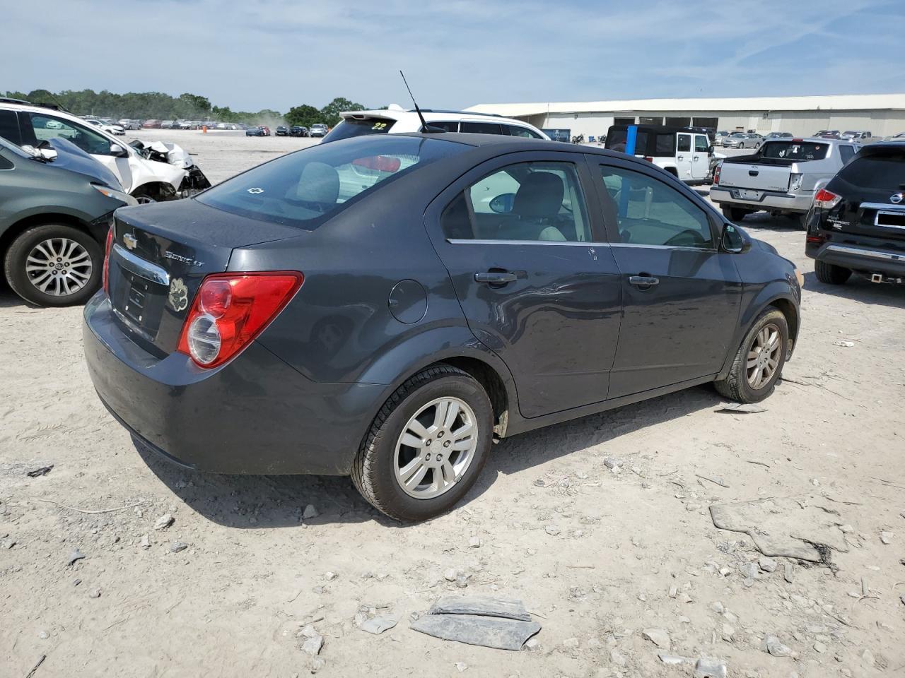 VIN 1G1JC5SH2D4124841 2013 CHEVROLET SONIC no.3