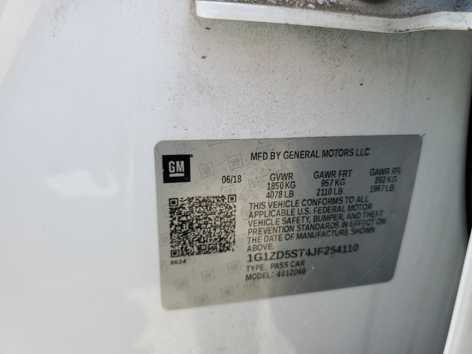 1G1ZD5ST4JF254110 2018 Chevrolet Malibu Lt