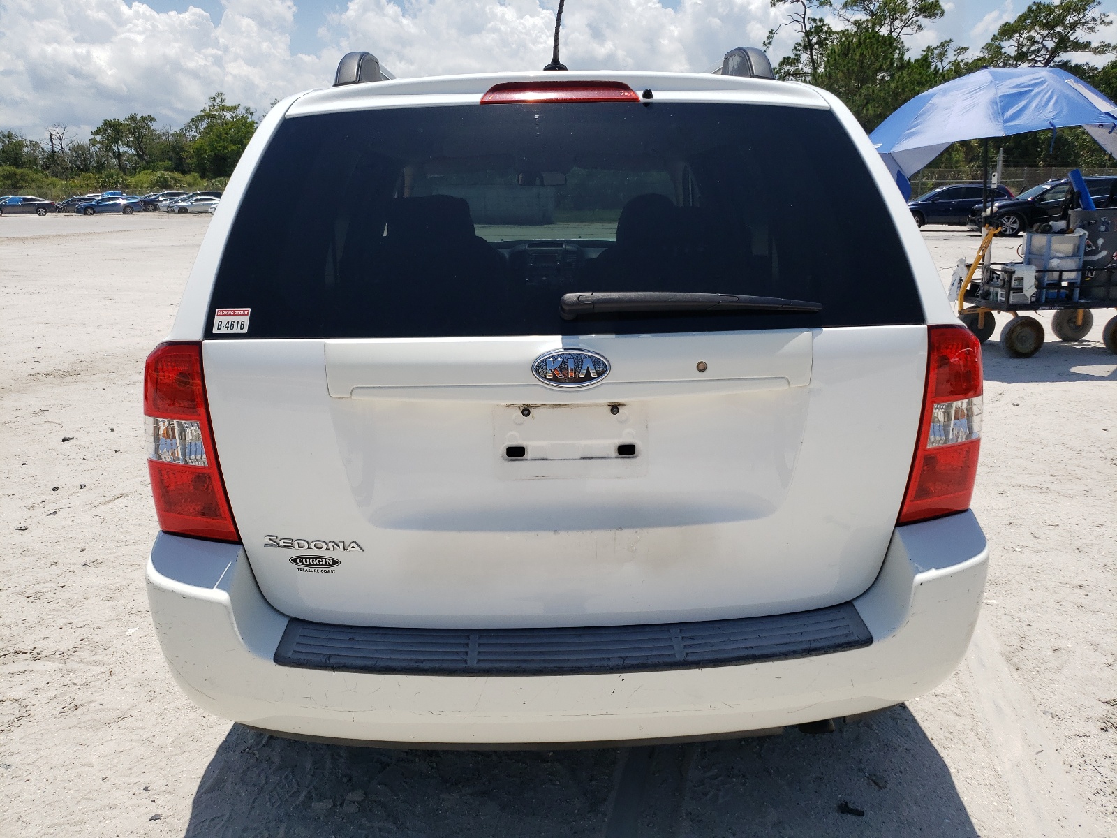 KNDMB133396277128 2009 Kia Sedona