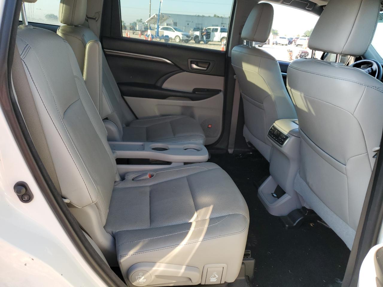 2016 Toyota Highlander Hybrid Limited VIN: 5TDDCRFH6GS019041 Lot: 58082674