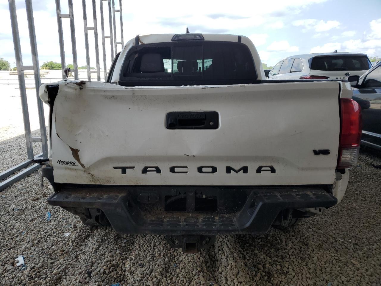2019 Toyota Tacoma - Image 6