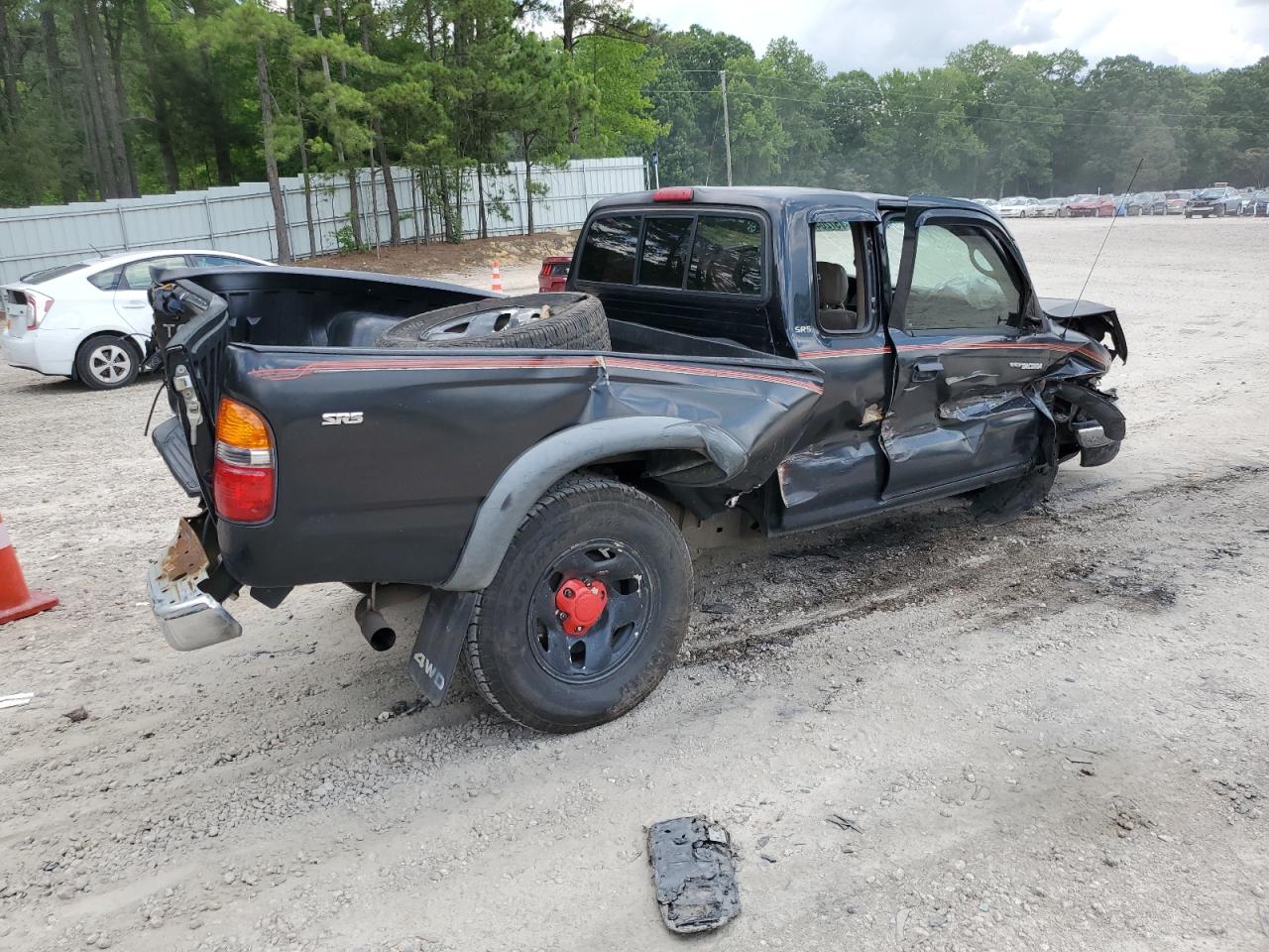 2004 Toyota Tacoma - Image 3