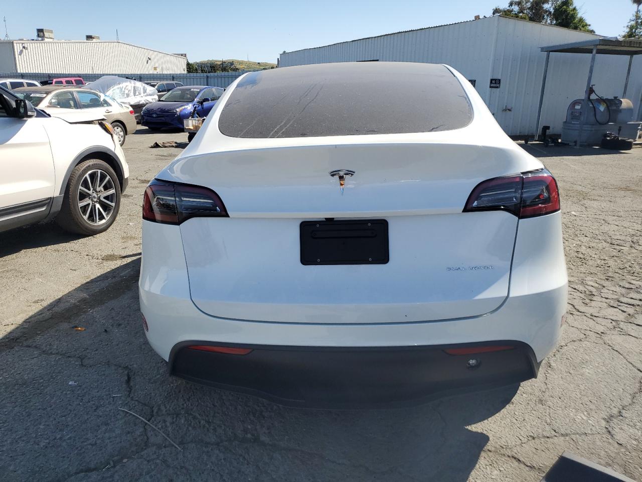 7SAYGAEE8RF048811 2024 Tesla Model Y