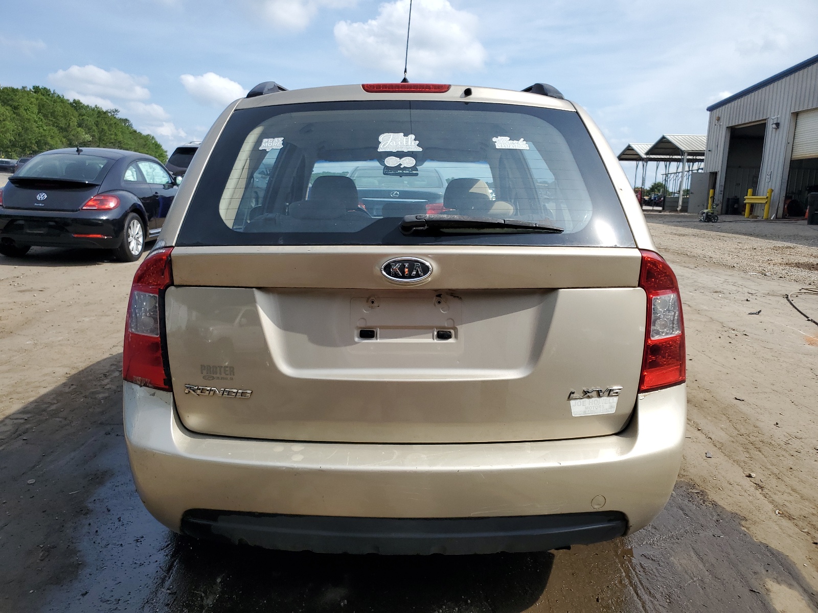 KNAFG526087123849 2008 Kia Rondo Lx