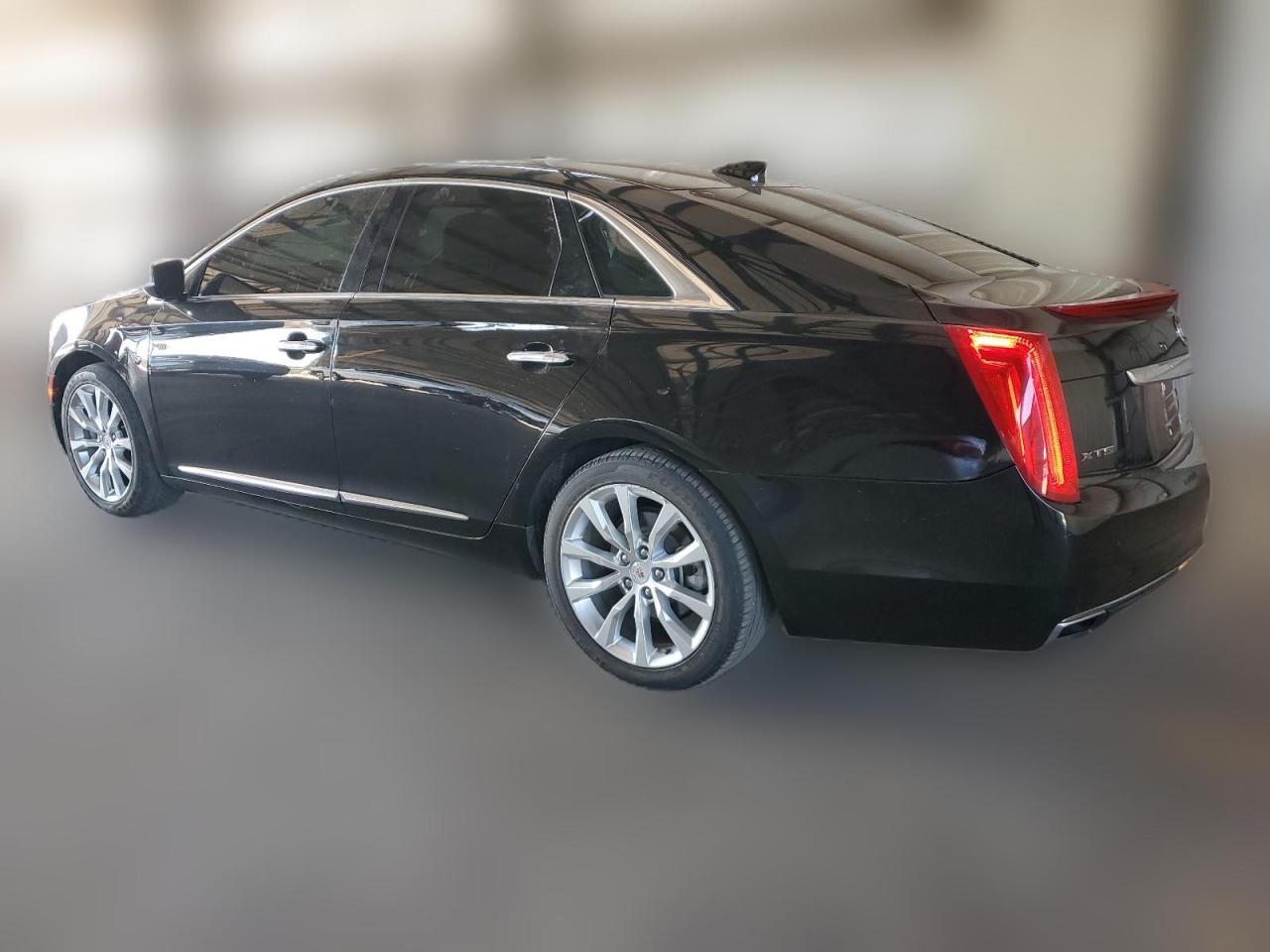 2015 Cadillac XTS - Image 2