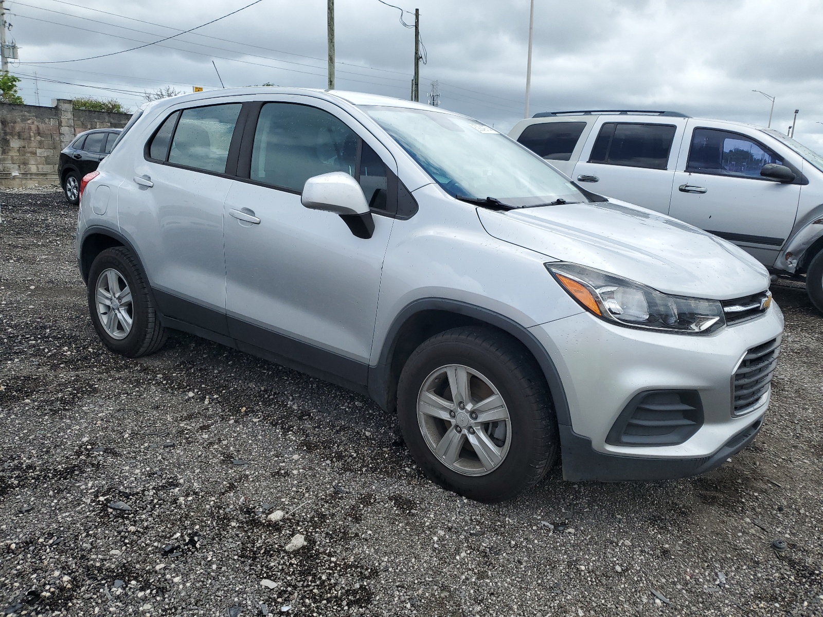 2019 Chevrolet Trax Ls vin: 3GNCJKSB6KL364442