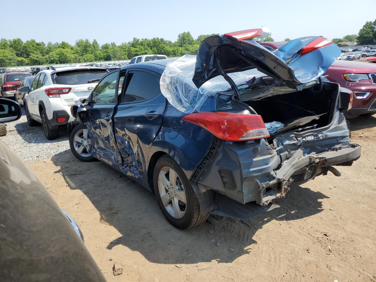 2013 Hyundai Elantra - Image 2