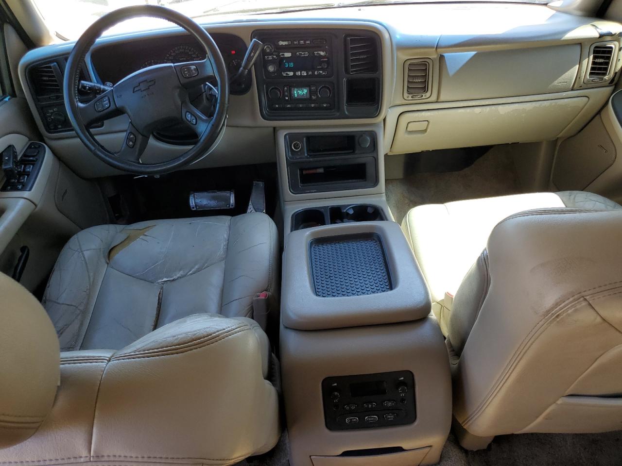 2003 Chevrolet Suburban - Image 8