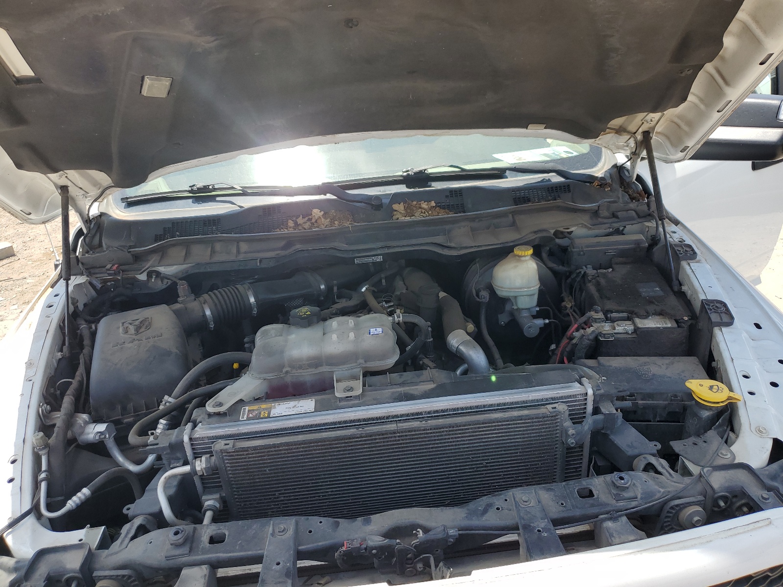 1C6RR7TM4FS724038 2015 Ram 1500 Slt