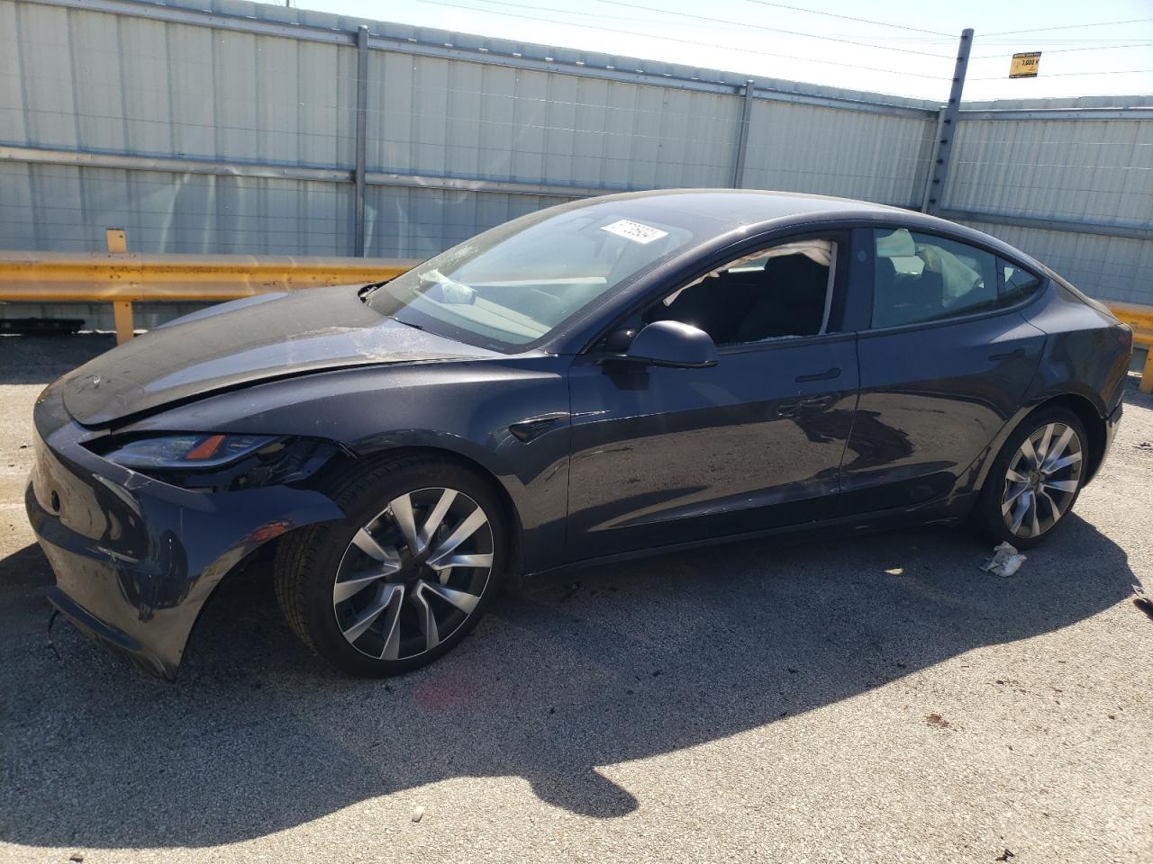 5YJ3E1EA8RF743008 2024 TESLA MODEL 3 - Image 1