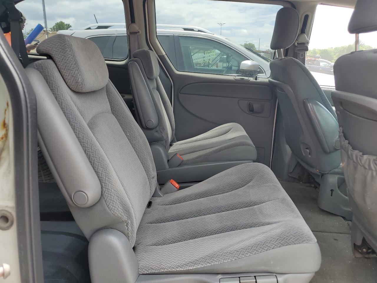 2005 Chrysler Town & Country Lx VIN: 2C4GP44R55R590803 Lot: 57861064