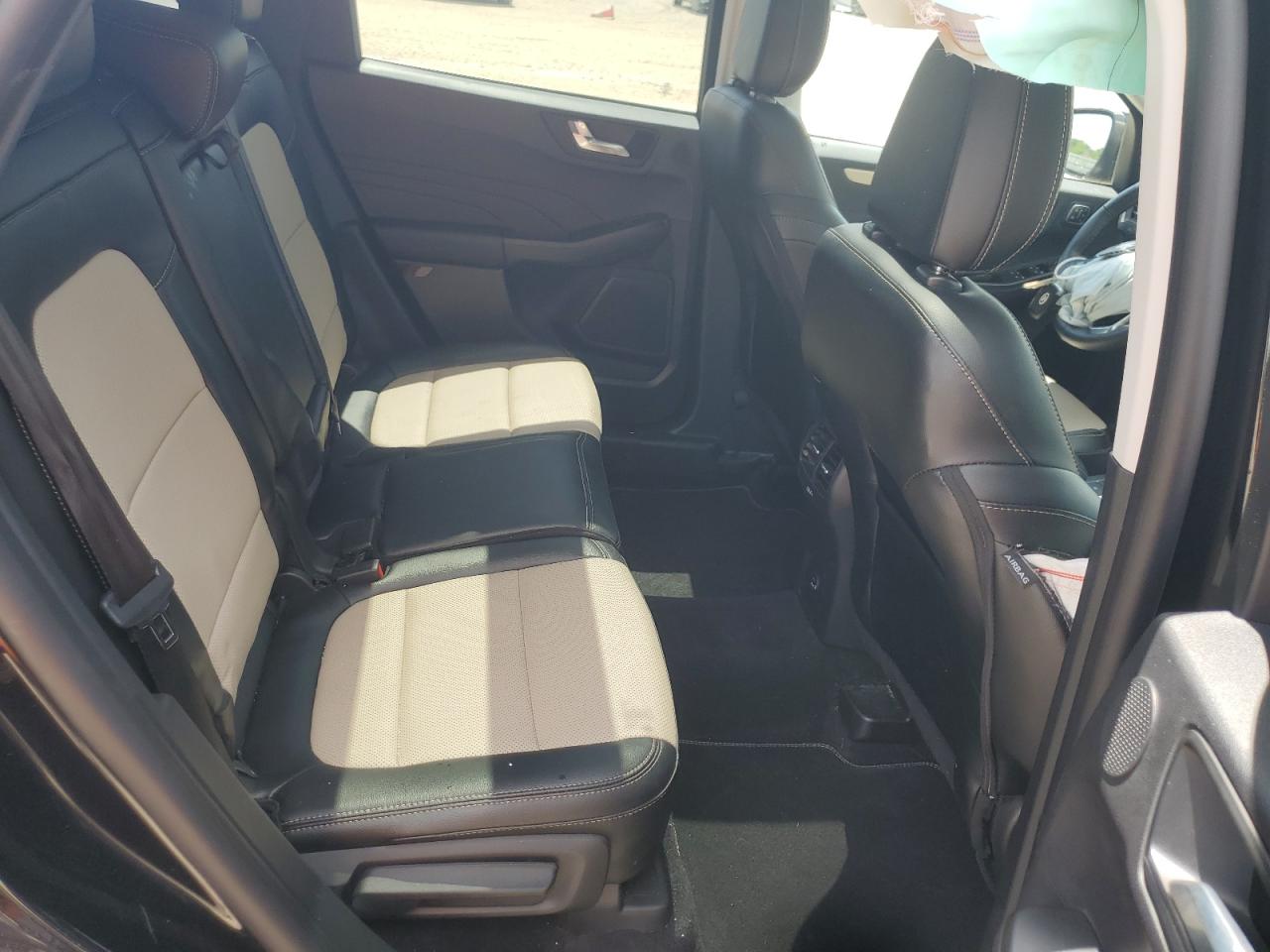 2022 Ford Escape Titanium VIN: 1FMCU9J98NUB37833 Lot: 60799204