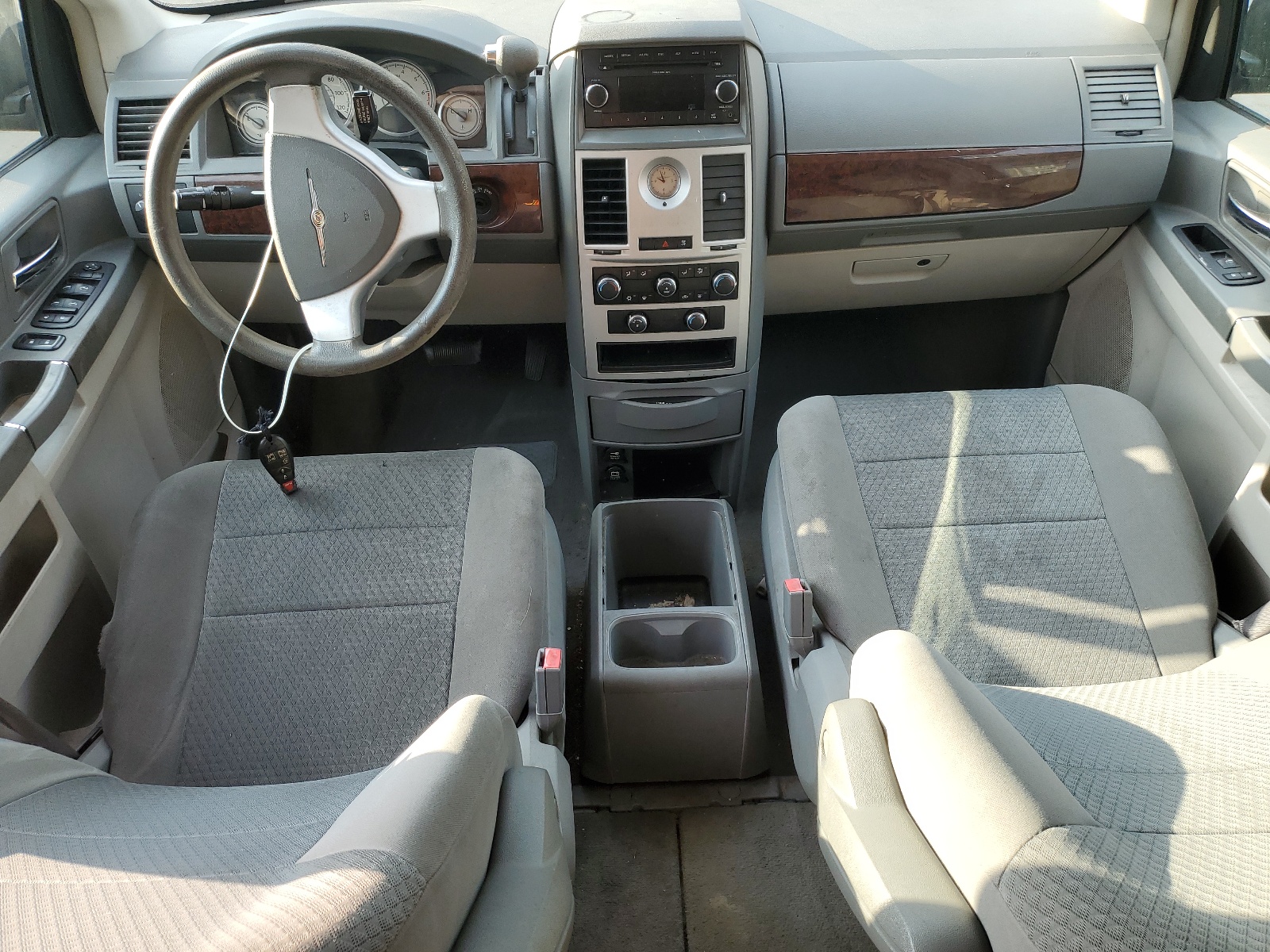 2A4RR4DE2AR148534 2010 Chrysler Town & Country Lx