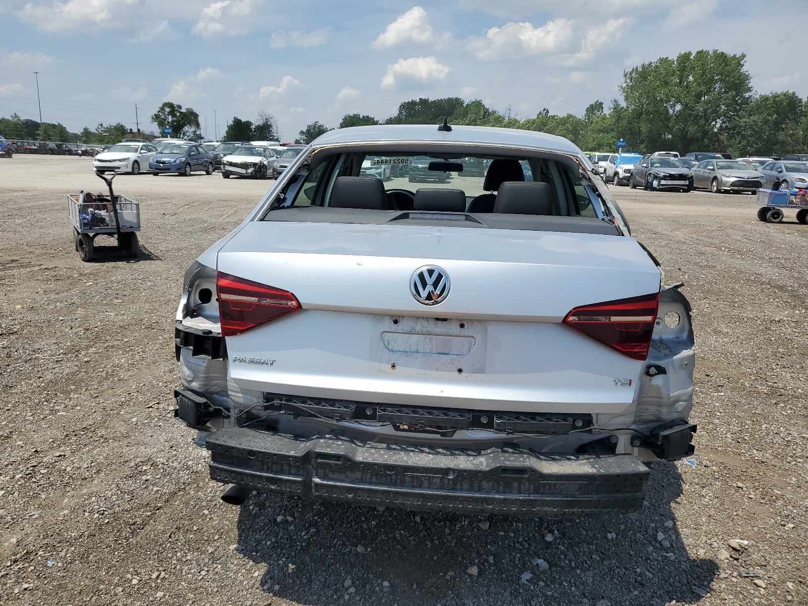 1VWLA7A3XKC006205 2019 Volkswagen Passat Wolfsburg